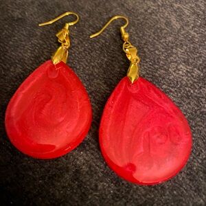 Elegant Red Teardrop Earrings